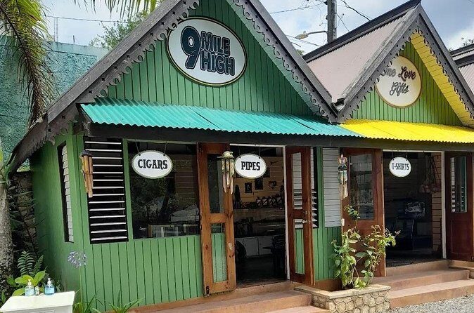 Private Roundtrip Sangster Airport to Montego Bay Hotels - Luggage, group size, and who this transfer fits best