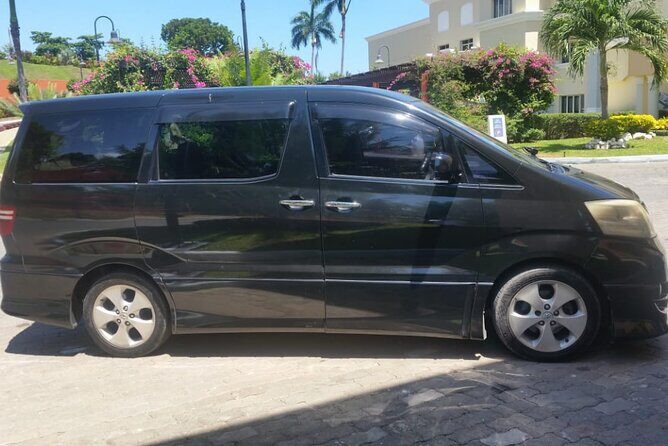 Private Sangster Airport Transfer to Grand Palladium Resort - The ride from Montego Bay to Grand Palladium: what to expect minute by minute