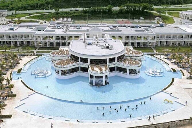 Private Sangster Airport Transfer to Grand Palladium Resort - Price and what you really get for $37 per person