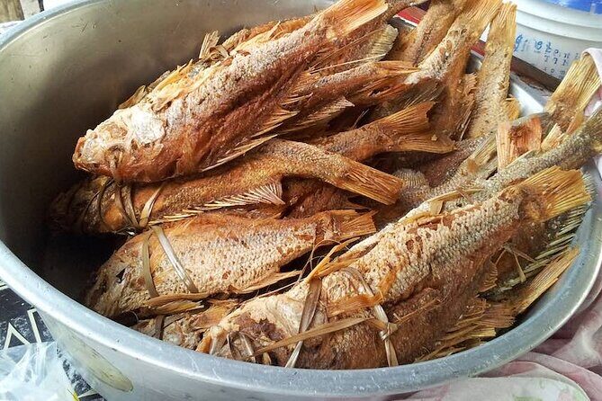 Private Seafood Tour and Floyds Pelican Bar or Black River Safari - Middle Quarters: Pepper Shrimp in a tiny village moment