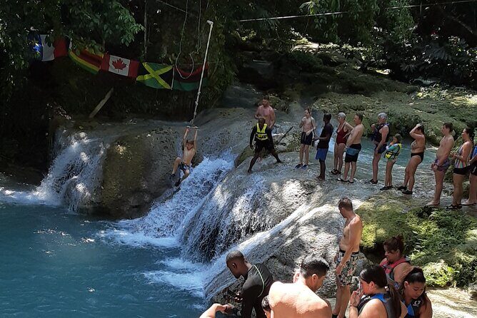 Private Tour from Falmouth to Ocho Rios Blue Hole and shopping - Shopping in Ocho Rios: how to use the town time wisely
