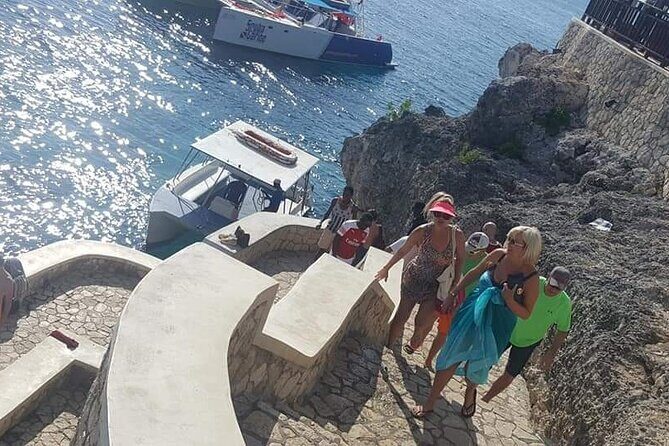 Private Tour From Ocho Rios or Runaway Bay To Negril 7 Miles Beach & Ricks Cafe - Seven Mile Beach: your 3–4 hours of real downshift time