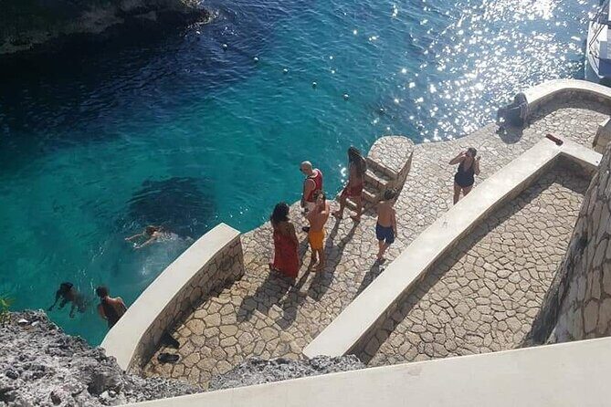 Private Tour From Ocho Rios or Runaway Bay To Negril 7 Miles Beach & Ricks Cafe - Guides make or break this kind of road trip (and you get that)