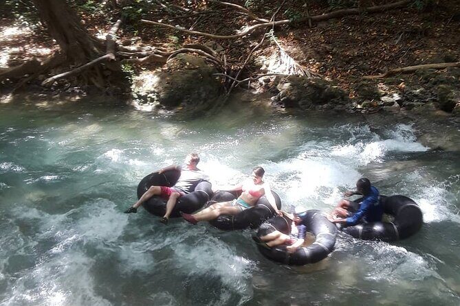 Private Tour From Ocho Rios To Dunn's River Falls Tubing and Shopping - Shopping in Ocho Rios: time to slow down