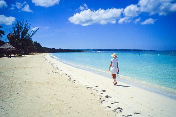 Private Tour of Negril Beach and Sunset at Ricks Cafe - Food and drinks: budgeting for the parts that aren’t included