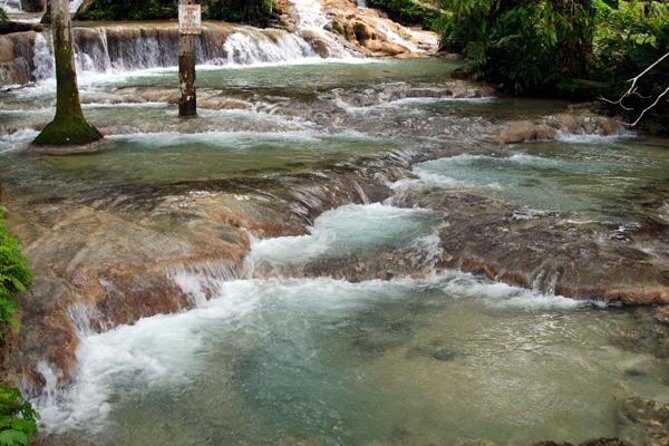 Private Tour to Dunn's River Falls From Ocho Rios - The 600-foot hike: how the pools and rock steps shape the experience