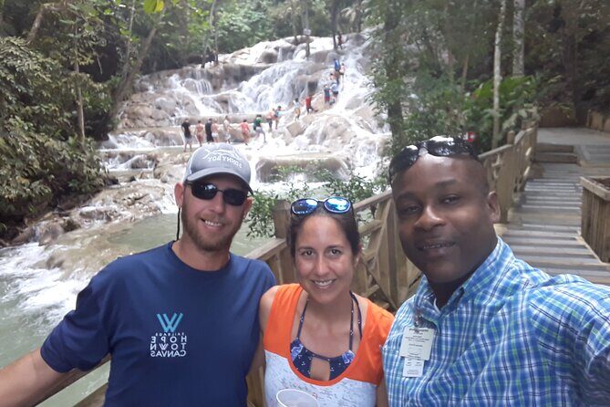 Private Tour to Dunn's River Falls From Ocho Rios - Taj Mahal Shopping Center: souvenirs plus a calm reset