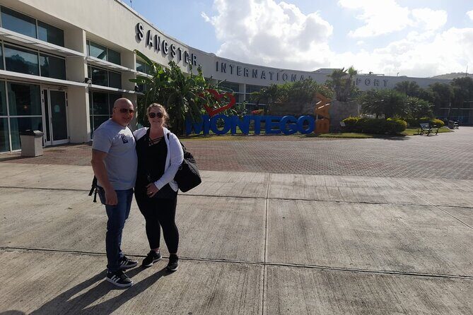 Private Transfer Airport to Montego bay Hotels in Jamaica - Meet the driver: sign pickup, itinerary, and quick contact