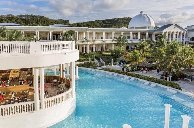 Private Transfer from MBJ Airport to Grand Palladium Hotel - Round-Trip Convenience for Anniversaries, Honeymoons, and Tight Schedules