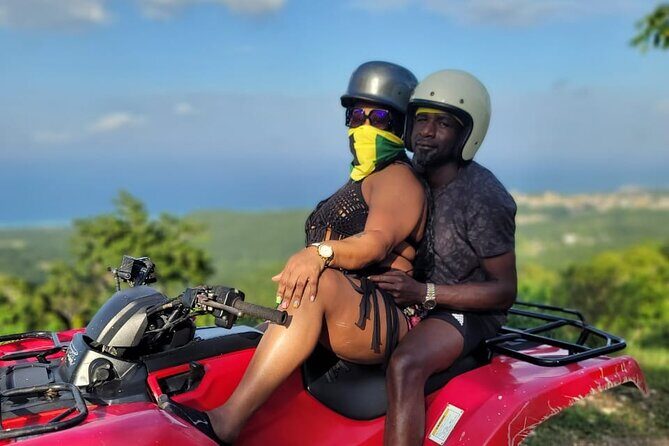 Private Transport and Airport Transfer in Montego Bay - The Moment You Step Outside: Luggage, Water, and a Friendly Welcome