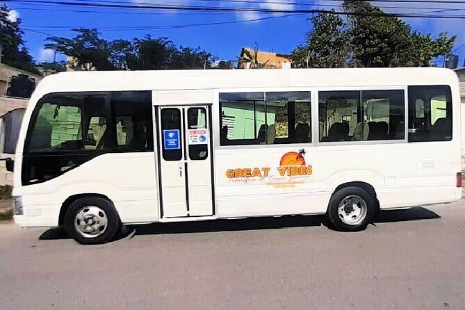 Private Transport: Montego Bay Airport to Grand Palladium - Meeting at Montego Bay Airport: the name sign and quick handoff