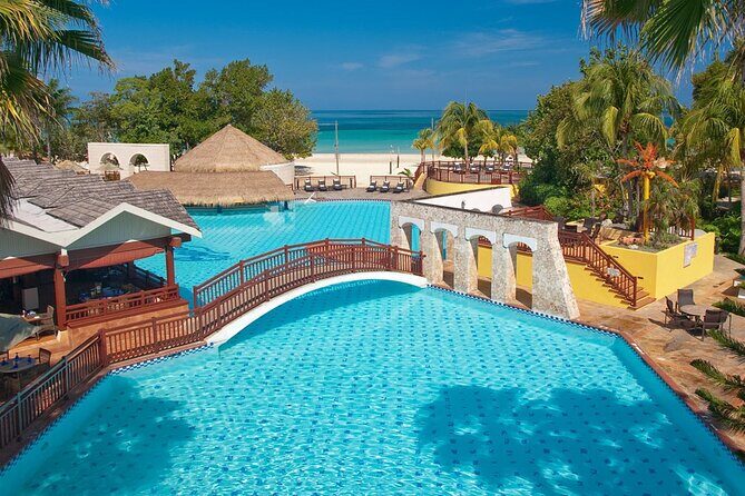 Private Transportation from Montego Bay Airport to Negril hotels - Comfort on wheels: air-conditioning, drinks, and the mood of the ride