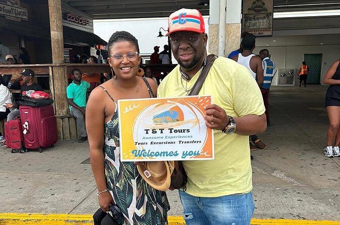 Private Transportation to and from Montego Bay Airports or Hotels - Finding your driver fast: the T&T sign and call-ahead plan