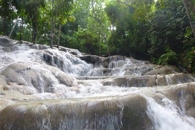 [PRIVATE]Dunn's River & Martha Brae Rafting - Entrance & Lunch - Martha Brae River Rafting: Calm Water, Jungle Scenery, and a Real Captain