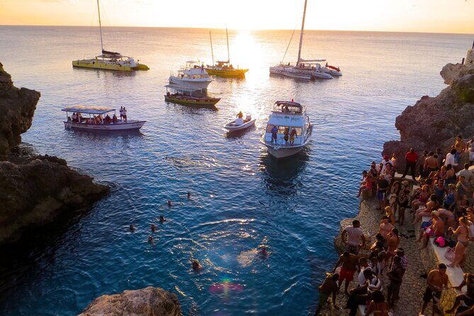Rick's Cafe and 7 Mile Beach from Montego Bay - Rick’s Cafe: sunset views, live reggae energy, and the cliff-jumping show