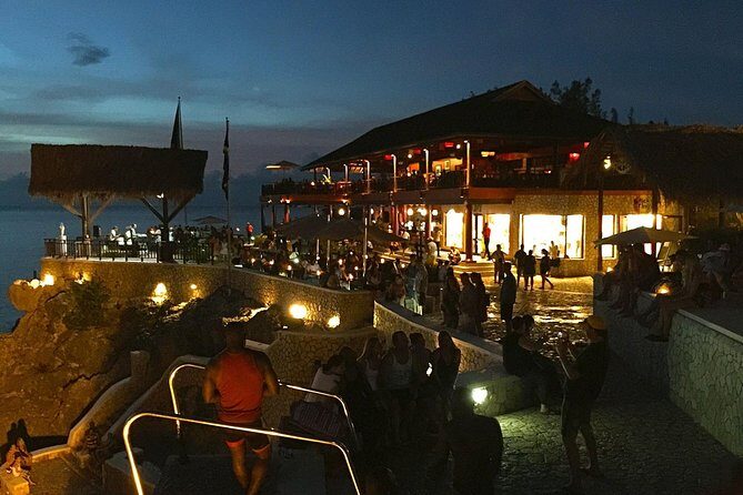 Rick's Café and Seven Mile Beach Private Tour - Key highlights at a glance