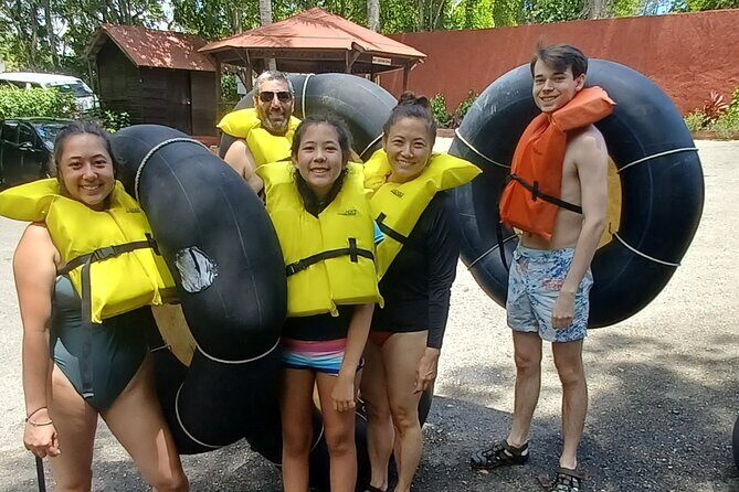 River Tubing and Blue Hole Tour from Ocho Rios - Water break and transport: the short shift to the White River