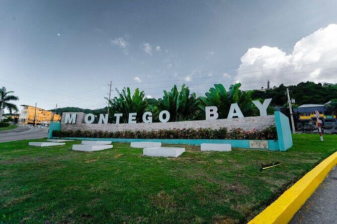 Round Trip Montego Bay Airport Taxi - Grand Palladium - Where this transfer takes you: Montego Bay airport to Grand Palladium area
