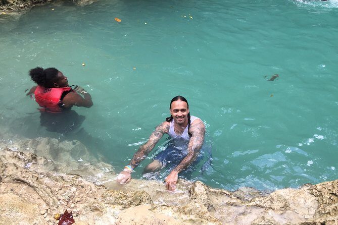 Roundtrip Private Shuttle from Ocho Rios to Blue Hole and Back - At the Blue Hole: what the waiting time means for your schedule