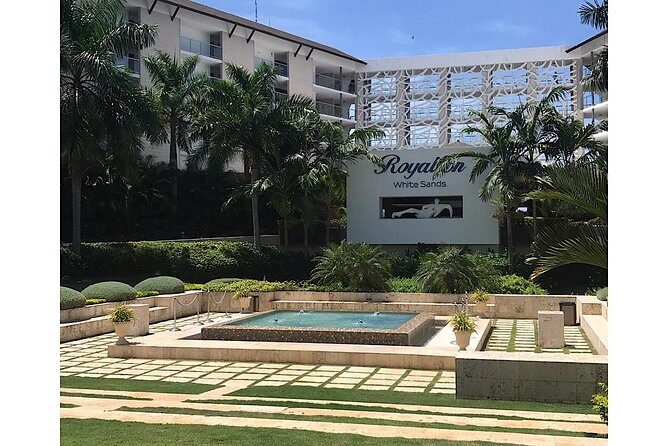 Royalton Hotel & RIU Aquarelle-Private Roundtrip Airport Transfer - Luggage Assistance and Door-to-Door Convenience
