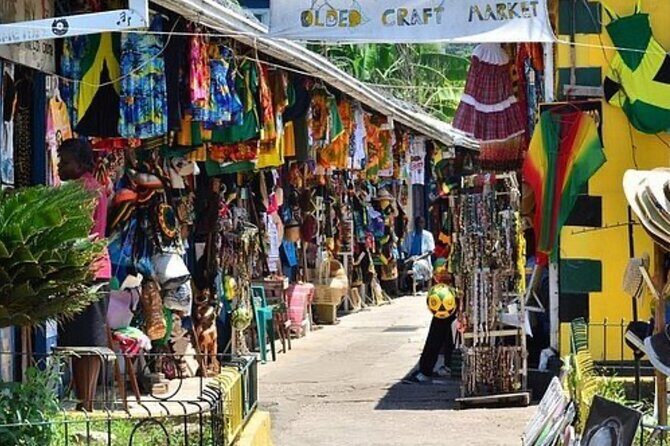Runaway Bay Transportation Tour Experience - Artisan crafts you’ll actually want to bring home