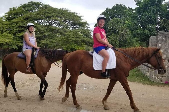 Sand n Saddle Horseback Ride & Swim Tour from Runaway Bay - What About Photos and the Optional $40 Package?