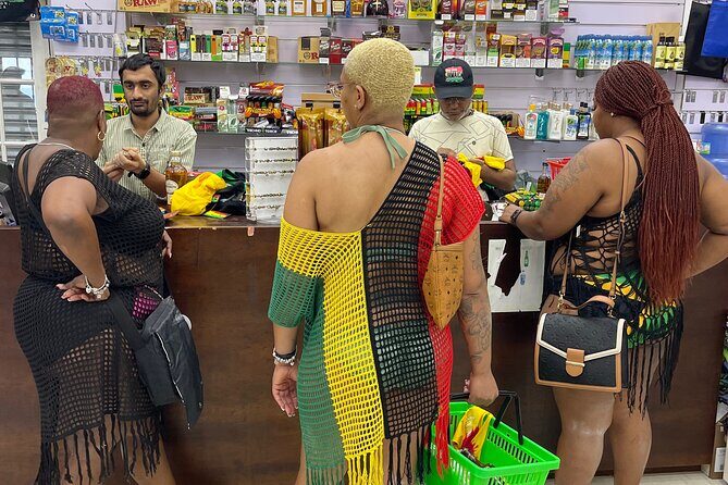 Shopping and Sightseeing Local Guided Tour In Montego Bay - Stop 2: Crafts Market and how to shop without wasting time
