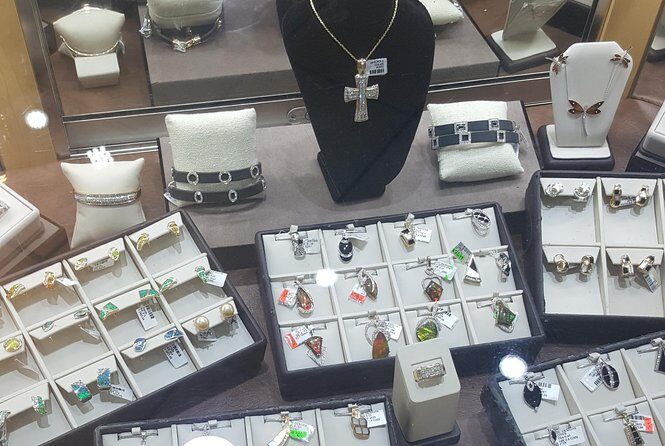 Shopping From Ocho Rios Hotels - Stop 1 at Suzette Tours Jamaica near Soni’so Plaza and Taj Mahal shopping