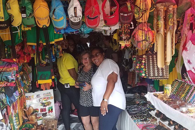 Shopping From Ocho Rios Hotels - Guide style on the ground: low-pressure versus hard sell