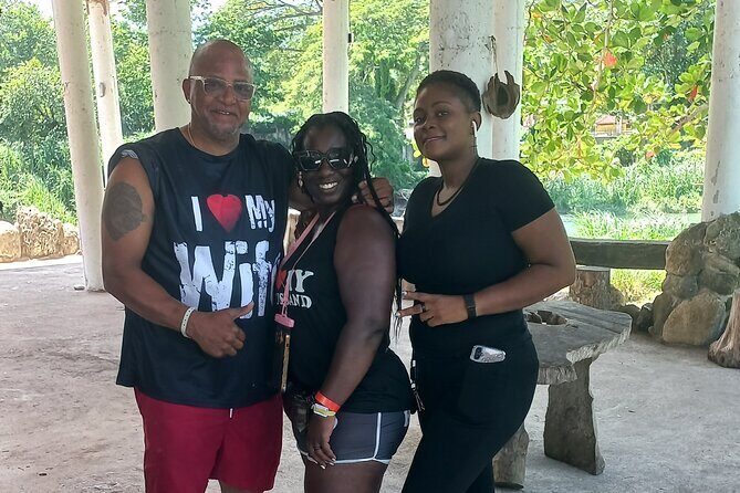 Sightseeing Tour in Ocho Rios - Stop 1: Blue Hole Rope Jumps and a Wet Welcome
