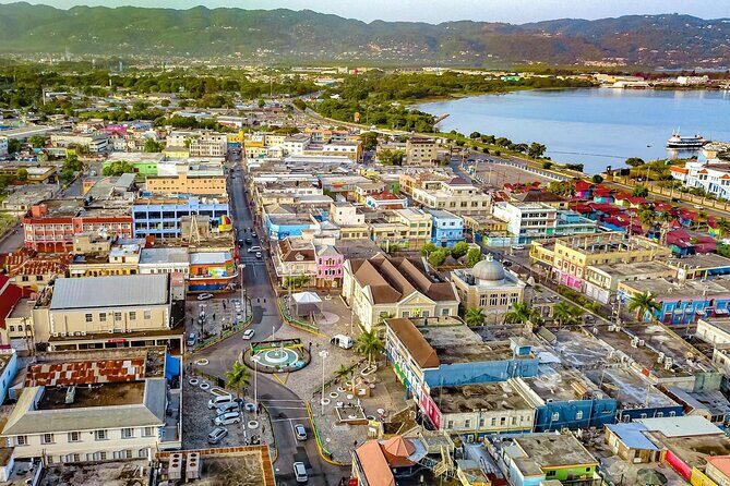 Sightseen tour and Souvenir shopping with private transportation in Montego Bay - Private transportation that stays calm (not chaotic)