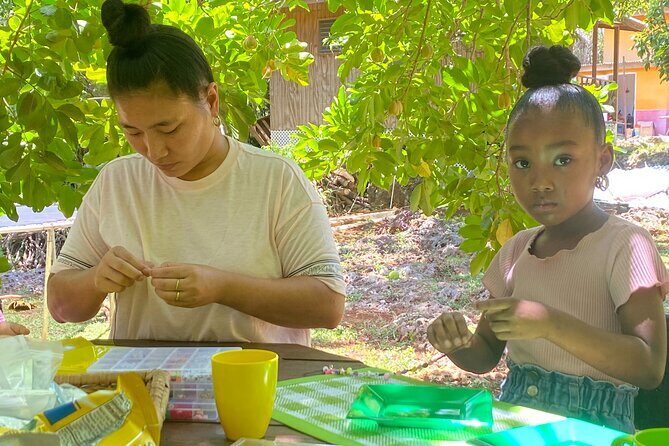 Souvenirs workshop A Mi Mek It! in Montego Bay Jamaica (FR & EN) - Taste stops and tea: why the food breaks make the day feel local