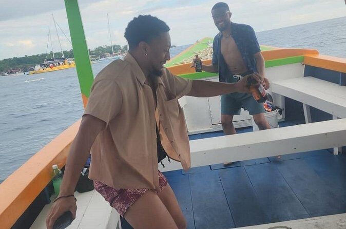 Sunset Booze Cruise in Negril - The Rick’s Cafe stop: what the 45 minutes really means