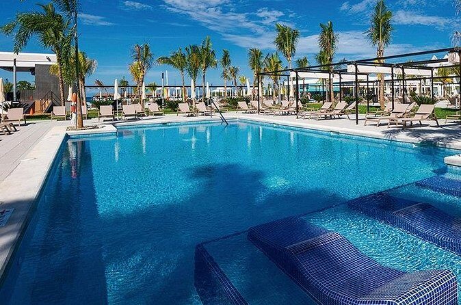 Transfer from/to Airport, Riu Reggae, Riu Montego Bay, Riu Palace - Clean, Friendly, and Private: What That Changes for Your Group