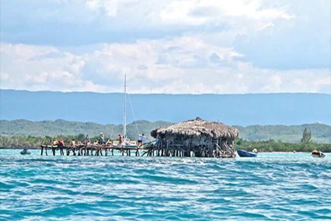 YS Falls and The Pelican Bar Adventure Tour from Negril - Floyd’s Pelican Bar: the three-quarter-mile boat ride and the 360 view