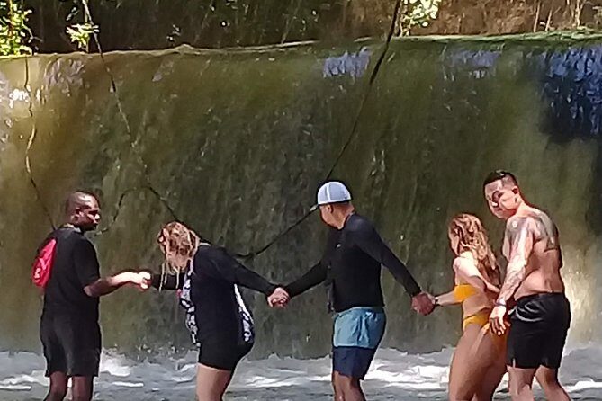 YS Falls & Pelican Bar Tour - The ride: hotel pickup and air-conditioned sanity